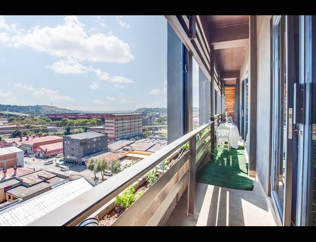 1 BEDROOM APARTMENT FOR SALE IN MABONENG